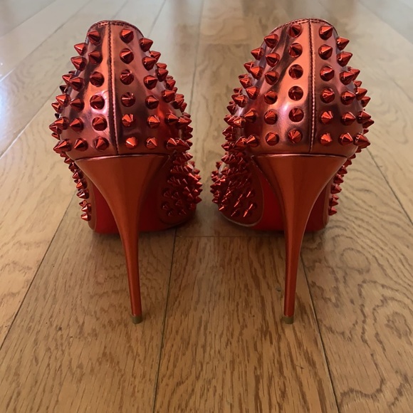 *SOLD* 💥HP💥 CHRISTIAN LOUBOUTIN METALLIC HEEL - Picture 6 of 13